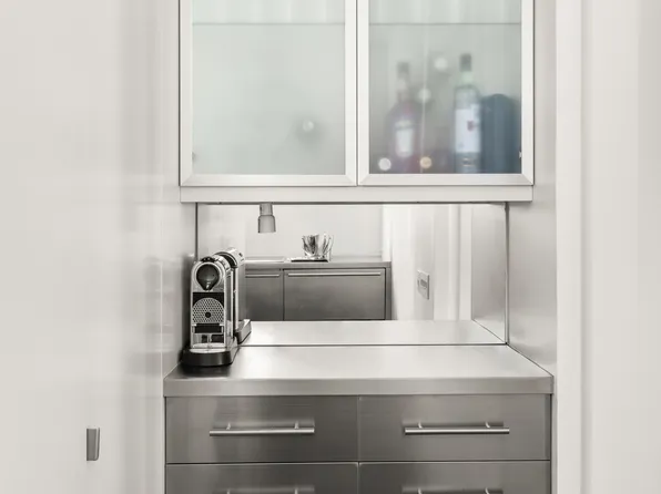 575 Park Avenue image 6 of 8