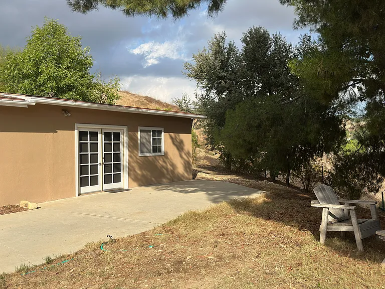 26065 Adamor Rd #B — Photo 9