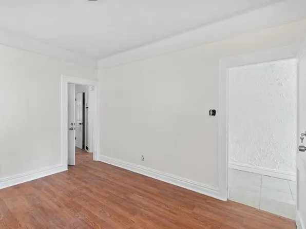 725 Garfield Avenue image 15 of 36