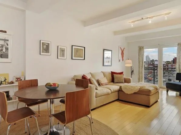 302 2nd Street image 1 of 6