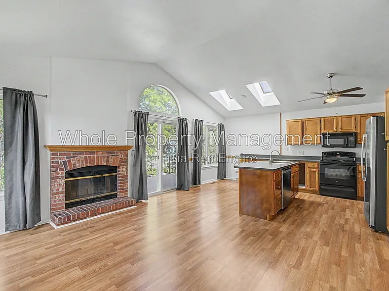 3731 Shefield Dr — Photo 3