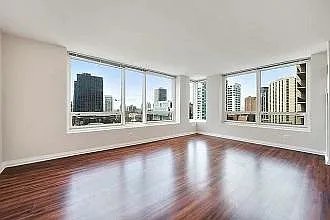 Open Space! Living Room / Kitchen Combo - W Ontario St