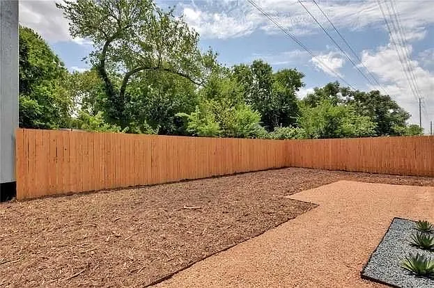 1125 Ebert Ave — Photo 2