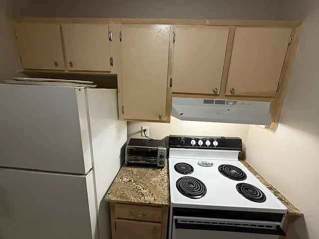 710 NE 46th Ct #3 — Photo 10
