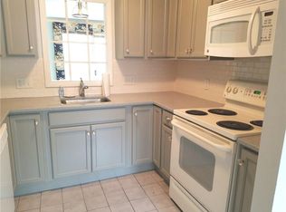 85 Wampum Rd, Narragansett, RI 02882