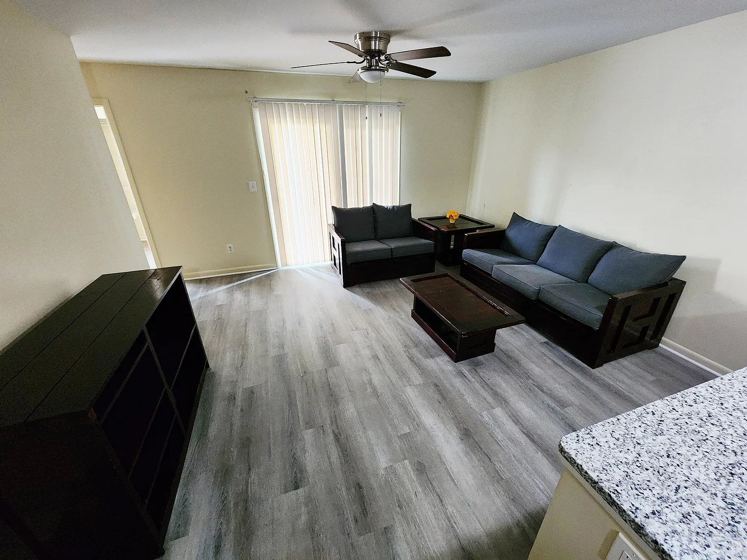 2 bed, 1012 sqft, $1,450 — Photo 3