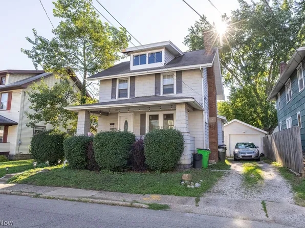 841 10th St NE, Massillon, OH 44646