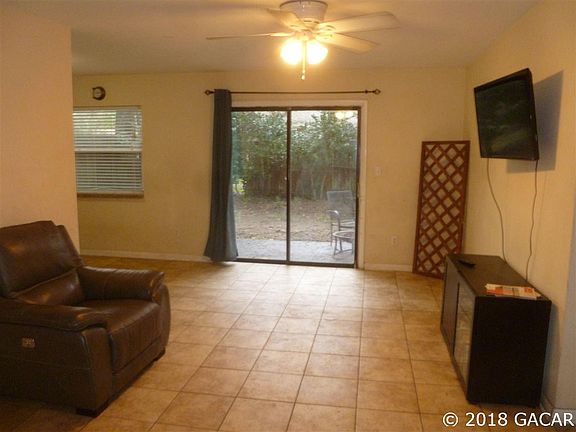 3rd image of 1712 NW 31st Pl
