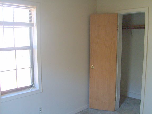 5th image of 721 W Kansas St #1