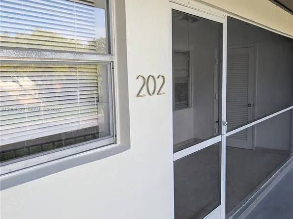 270 Layne Blvd, Hallandale, FL
