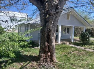 78 Robinson St, Waynesville, NC 28786