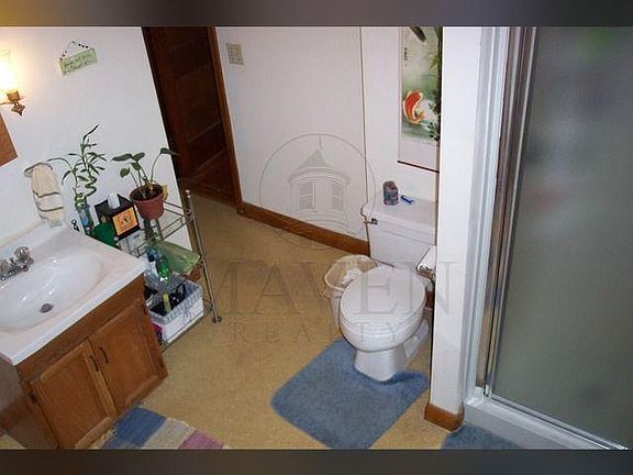 4th image of 37 Paulina St #5