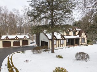 158 Willow Grove Dr, Lincroft, NJ 07738