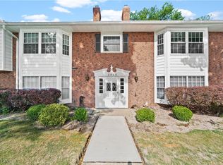 2940 Pease Dr APT 207, Rocky River, OH 44116
