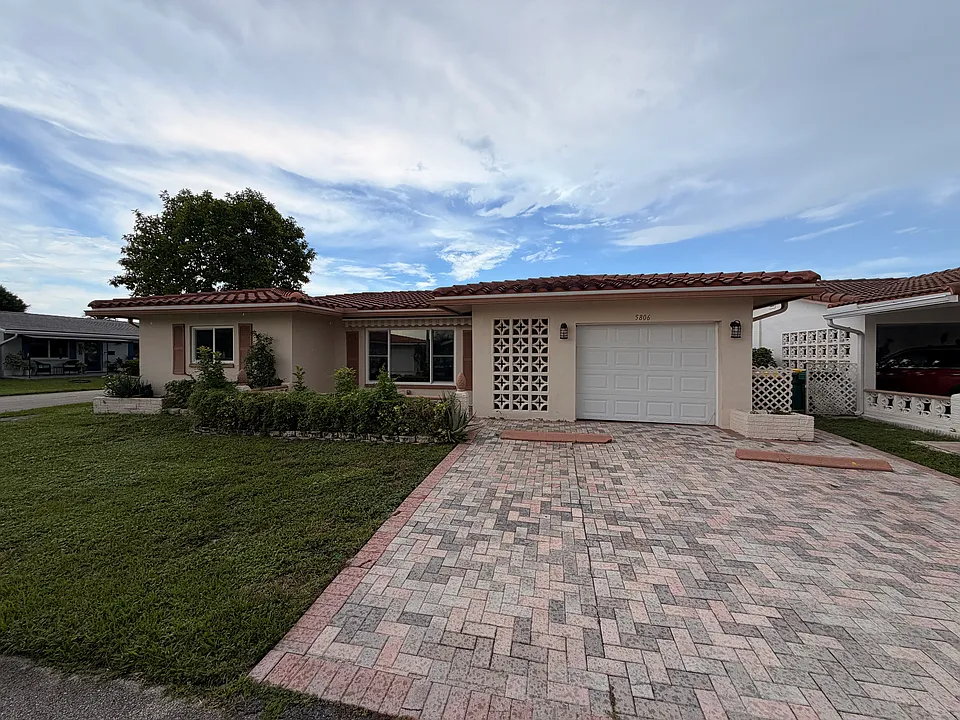5806 NW 86th Ter