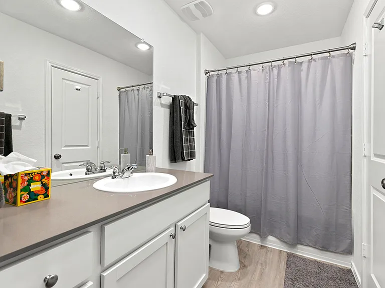9761 Durham Ml — Photo 10