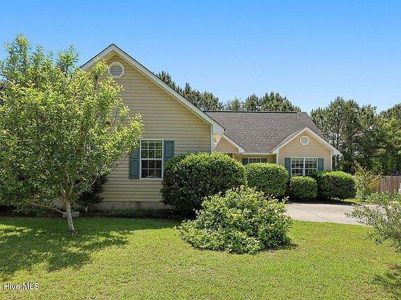 2nd image of 104 Chestnut Court