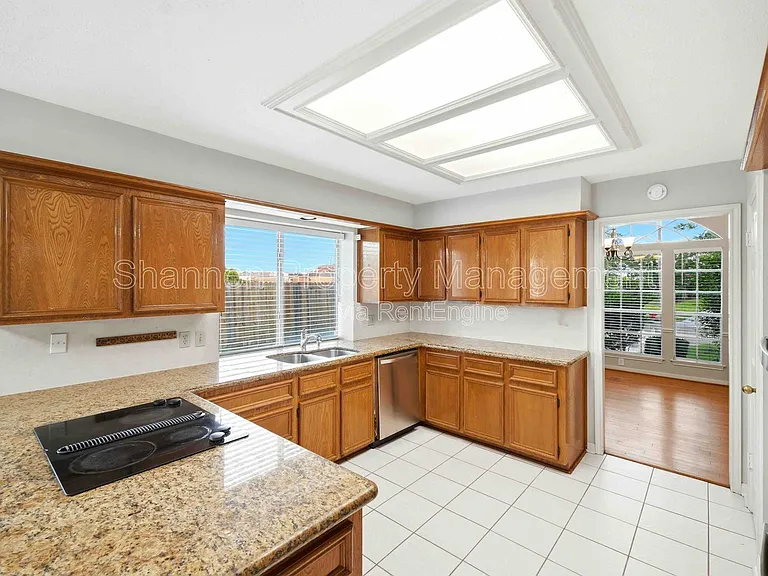 15911 Moon Rock Dr — Photo 19