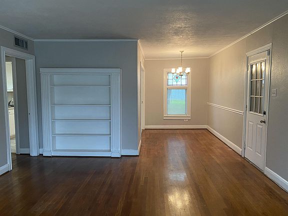 3rd image of 2347 Glenwood Dr