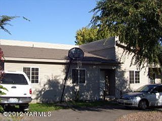 2nd image of 907 Fenton St