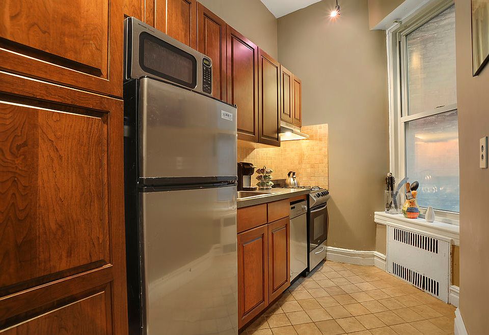 1st image of 55 Pineapple St APT 2H