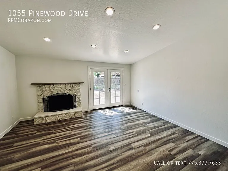 1055 Pinewood Dr — Photo 7