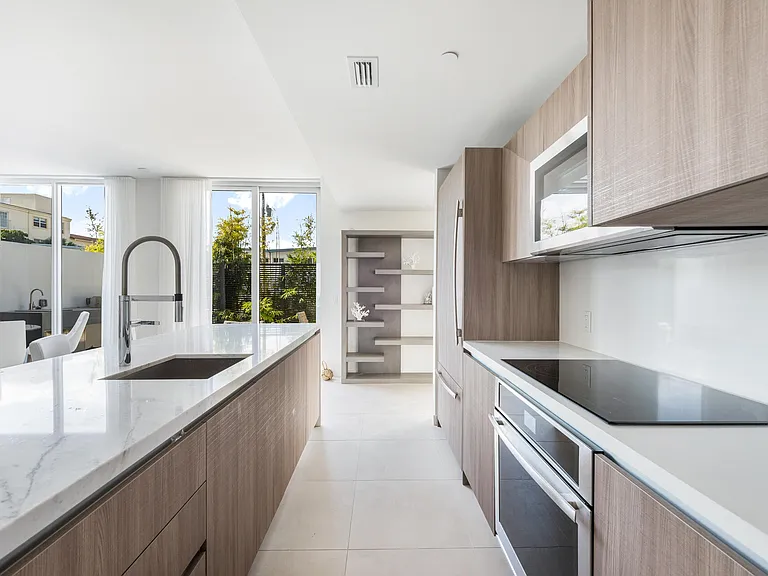 401 N Birch Rd #Townhouse 1 — Photo 11