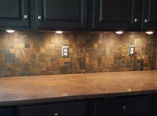 2869 Tulip Ln, Vinton, VA 24179