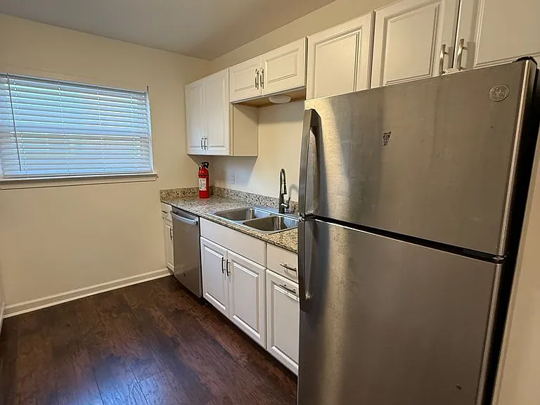 1414 Jasper Ave — Photo 5