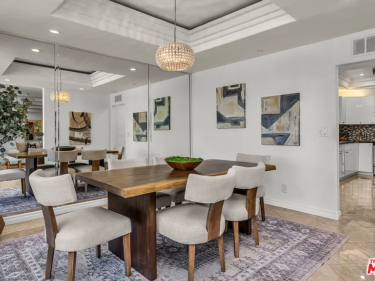 125 N Gale Dr #306 — Photo 4