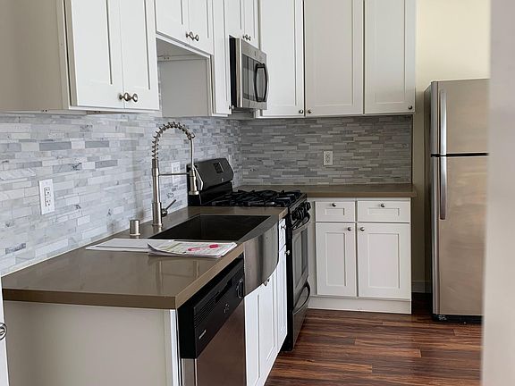 5th image of 1249 W Court St