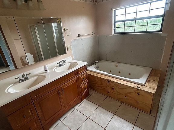4th image of 3304 Sears Rd