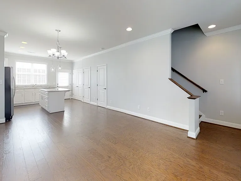 314 S Pine St #506 — Photo 7