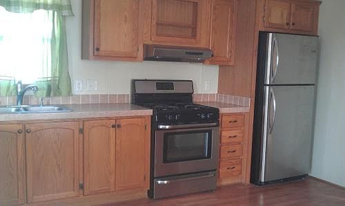 Kitchen w/new appliances