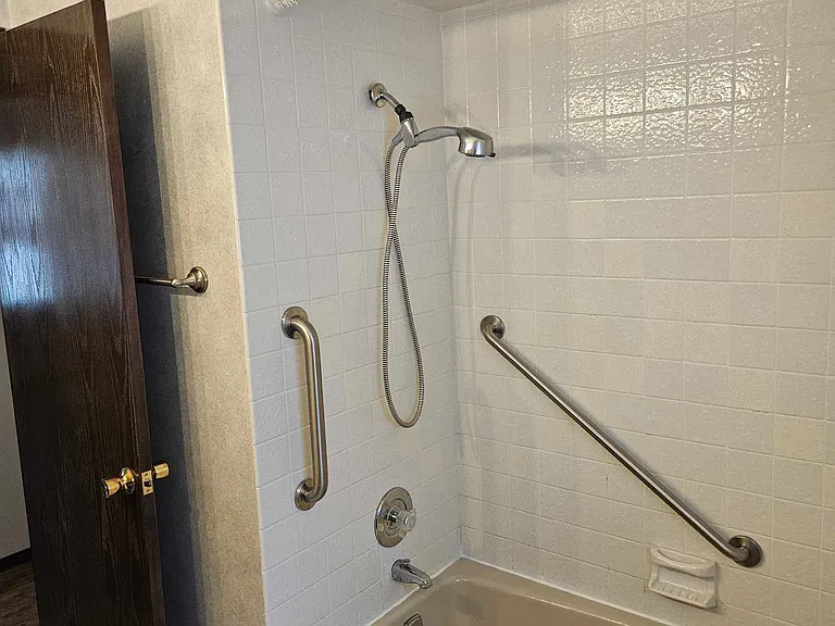 302 Merrill Ave — Photo 20