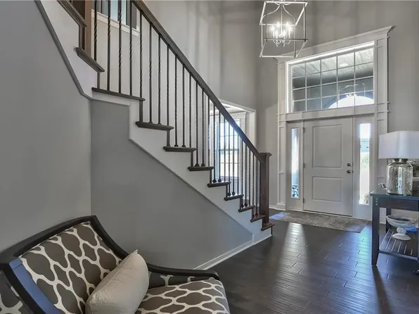 23807 W 58th Pl, Shawnee, KS 66226