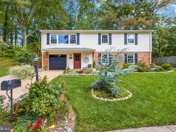 6621 Sandover Ct, Springfield, VA 22152