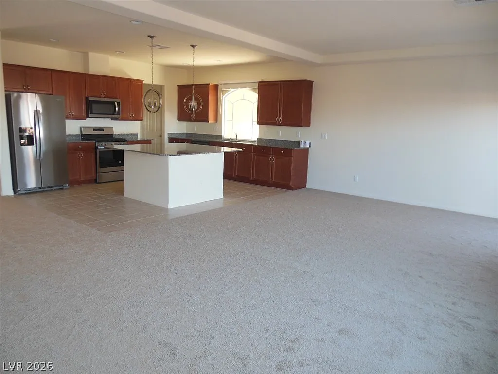 4 bed, 2.5 bath, 2277 sqft, $2,400 — Photo 4