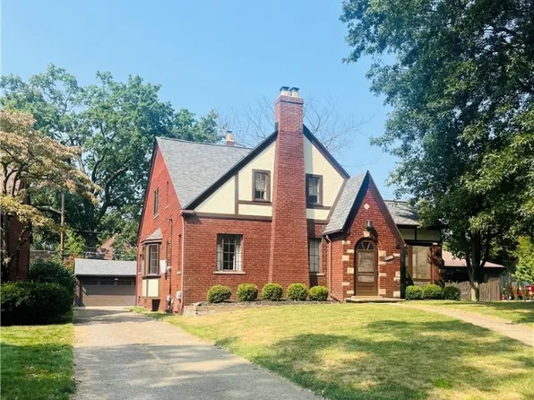19570 S Sagamore Rd, Fairview Park, OH 44126