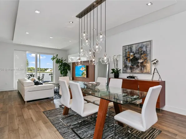 10750 NW 66th St APT 202, Doral, FL 33178