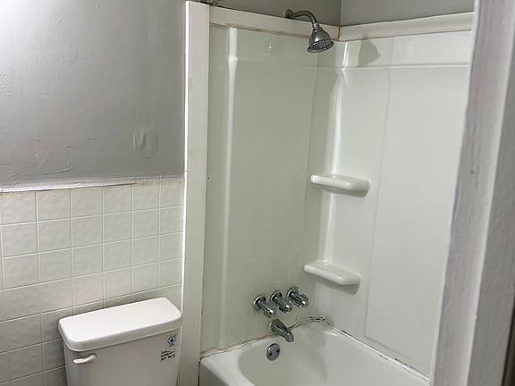 4th image of 515 Guilford Ave #2