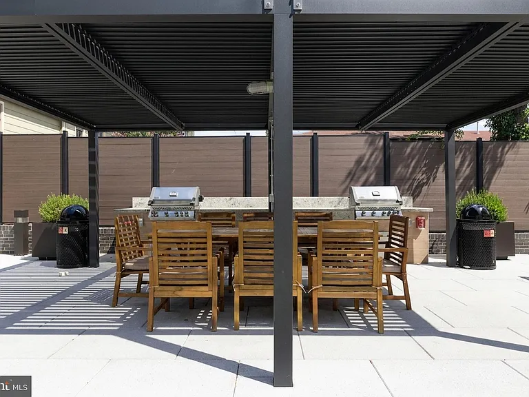 701 N Henry St #306 — Photo 18