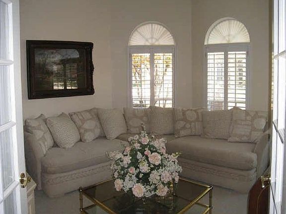 3rd image of 5906 La Cumbre Dr