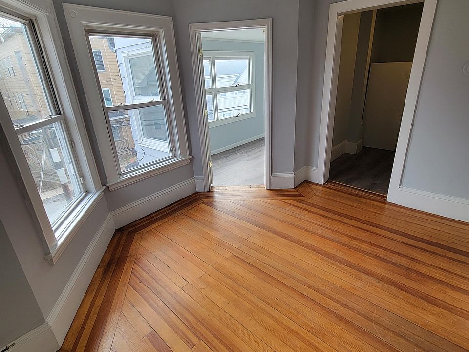 1st image of 54 Church St