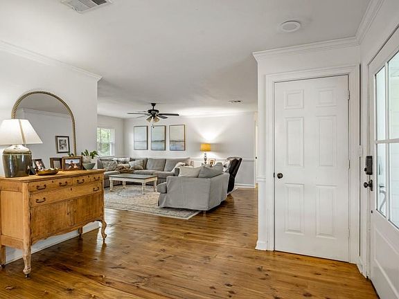 3rd image of 285 Air Acres Way