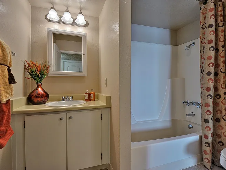Alderwood Apartments — Photo 22