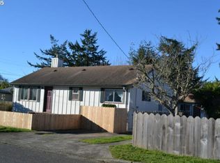 922 Sanford Ave, Coos Bay, OR 97420