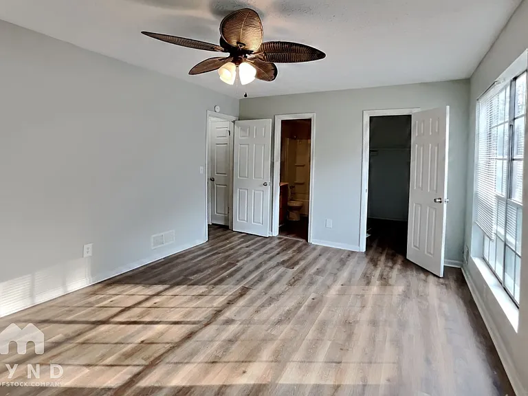 785 Edenton Ct — Photo 8