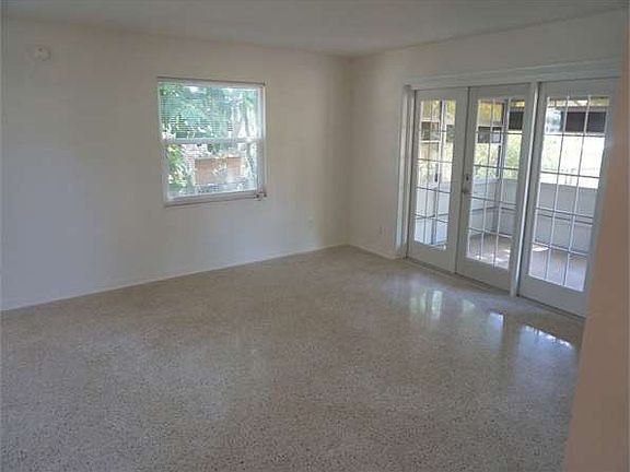 5th image of 3429 Sutton Dr
