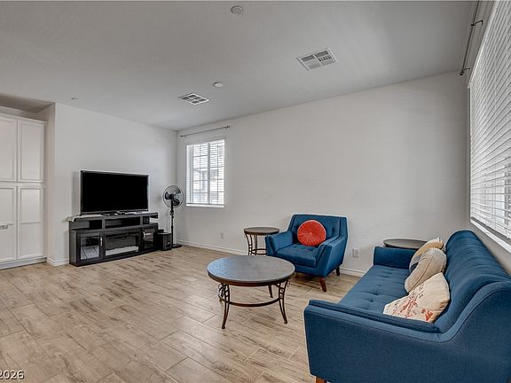 4th image of 20 Barbara Ln #11